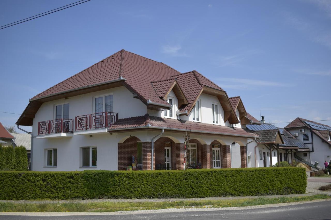 Fonix Apartmanhaz Nagypáli Zewnętrze zdjęcie