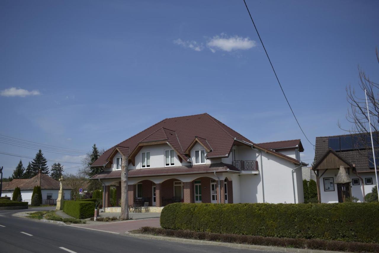 Fonix Apartmanhaz Nagypáli Zewnętrze zdjęcie
