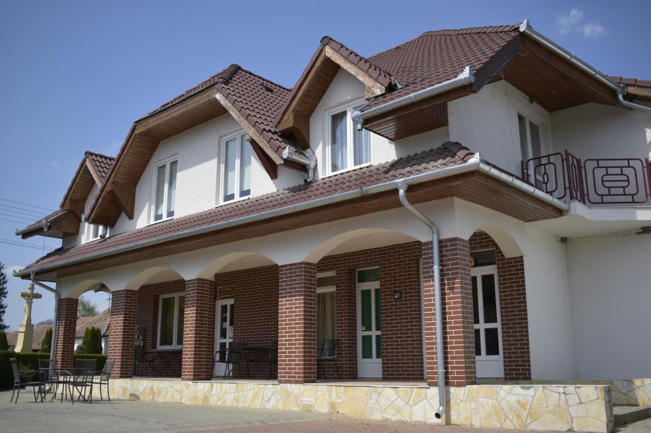 Fonix Apartmanhaz Nagypáli Zewnętrze zdjęcie